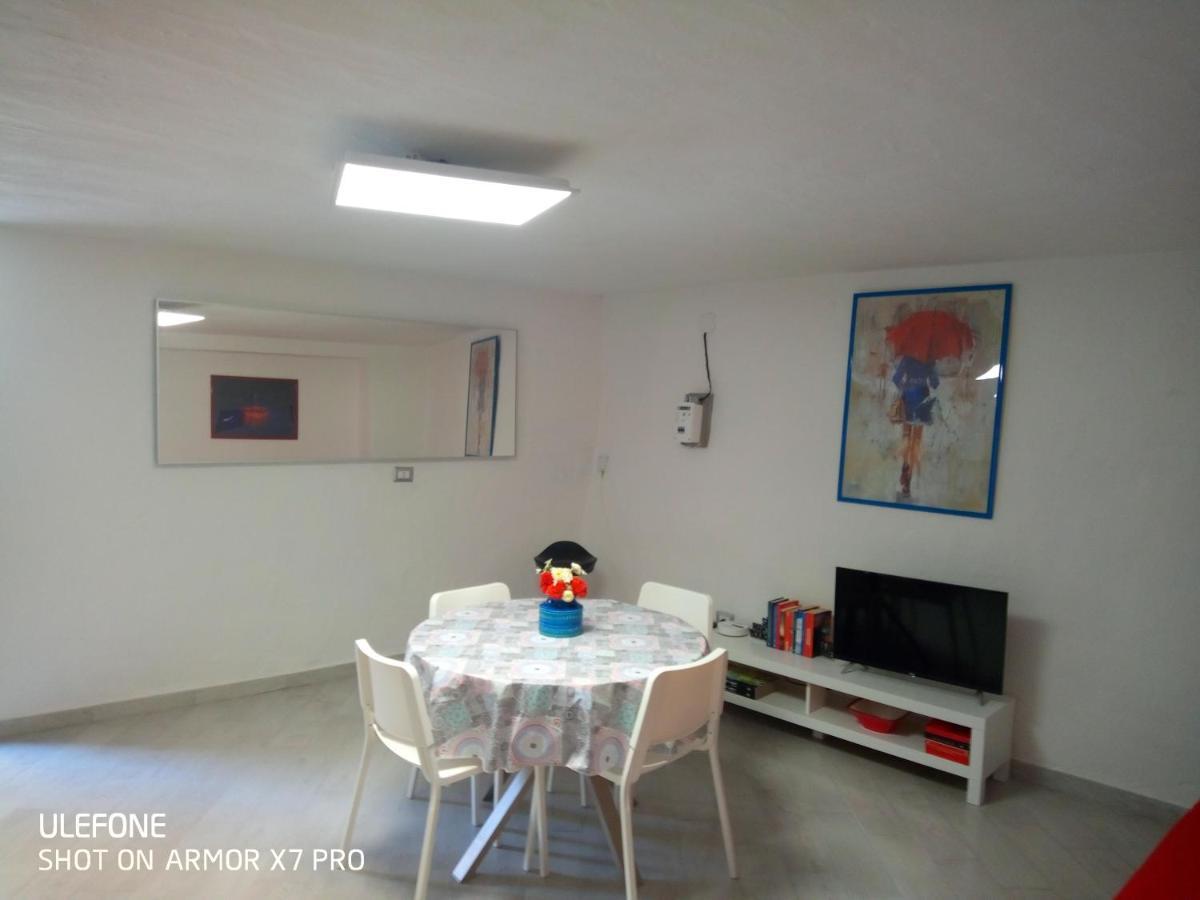 Ombrellorosso Apartment Cagliari Bagian luar foto