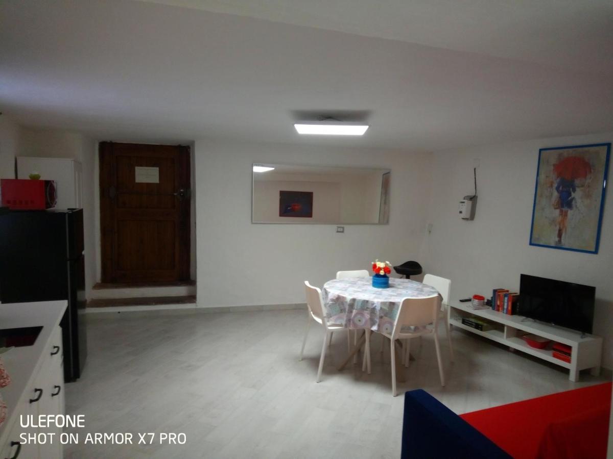 Ombrellorosso Apartment Cagliari Bagian luar foto